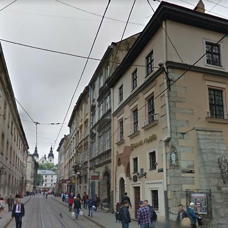 Уютная Квартира На Площади Рынок Lviv Exterior foto