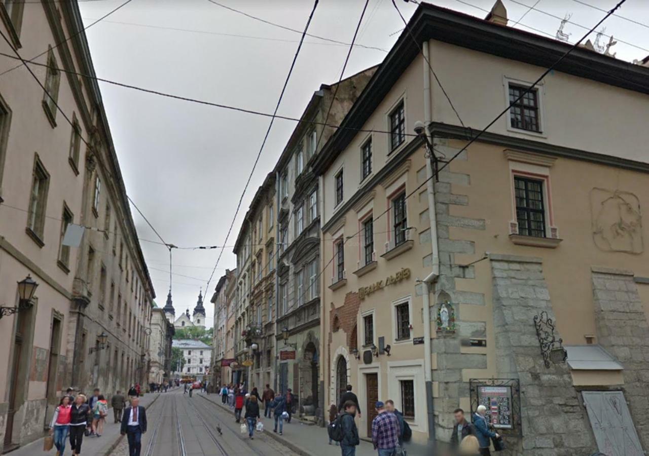 Уютная Квартира На Площади Рынок Lviv Exterior foto